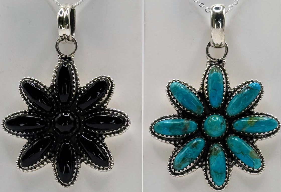 Necklace, Flower in Black Onyx & .925 Sterling Silver